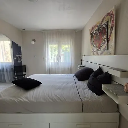 Le Paisible Petit Mas En Coeur De * Lattes